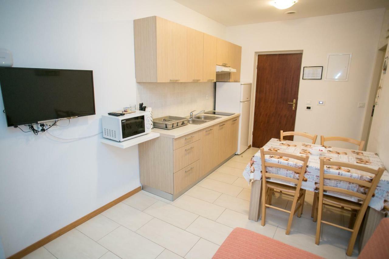 Agata Apartments Novalja Extérieur photo